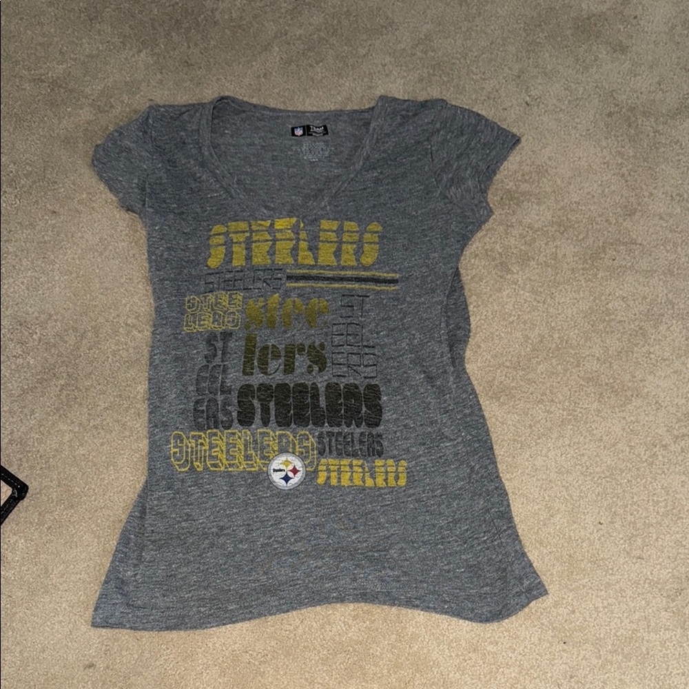 NFL Steelers Women's Gray Short Sleeve Tee